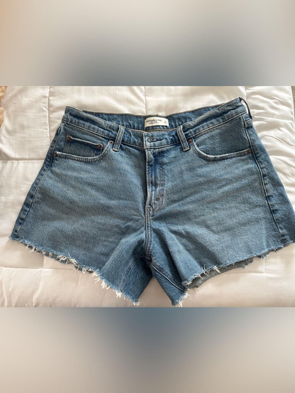 Abercrombie & Fitch Mid rise, A-line short women’s 31